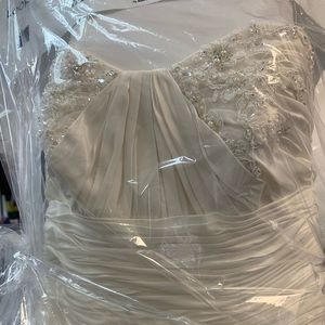 off-white wedding gown SIZE 4.